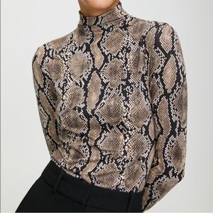 Aritzia Babaton Larry snake print long sleeve top Turtleneck XXS